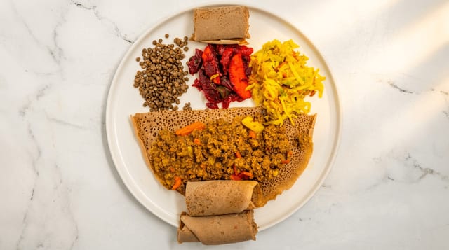 Minchet Abish / Ground Beef with Turmeric Sauce.